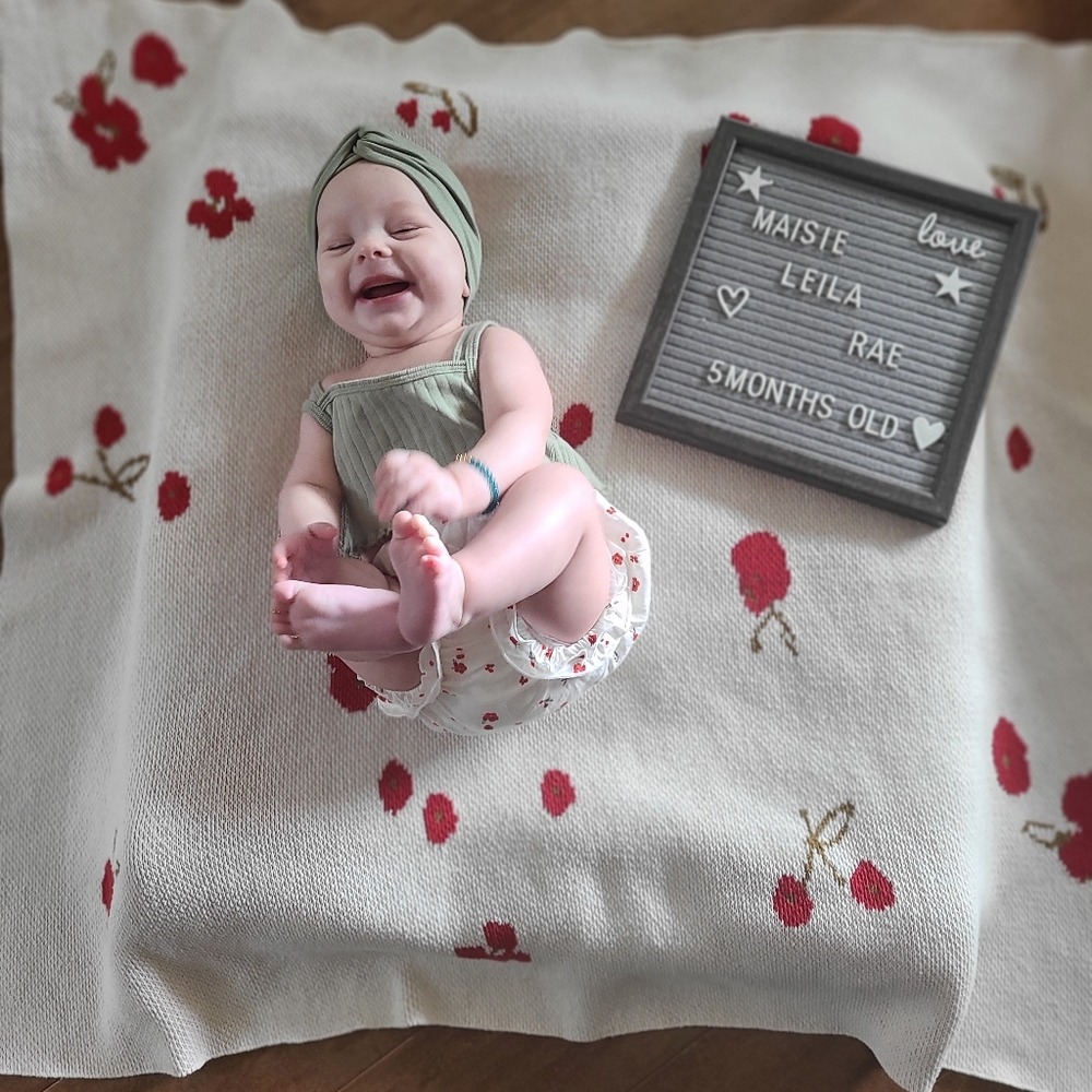 Fin and Vince HTF Poppy blanket
